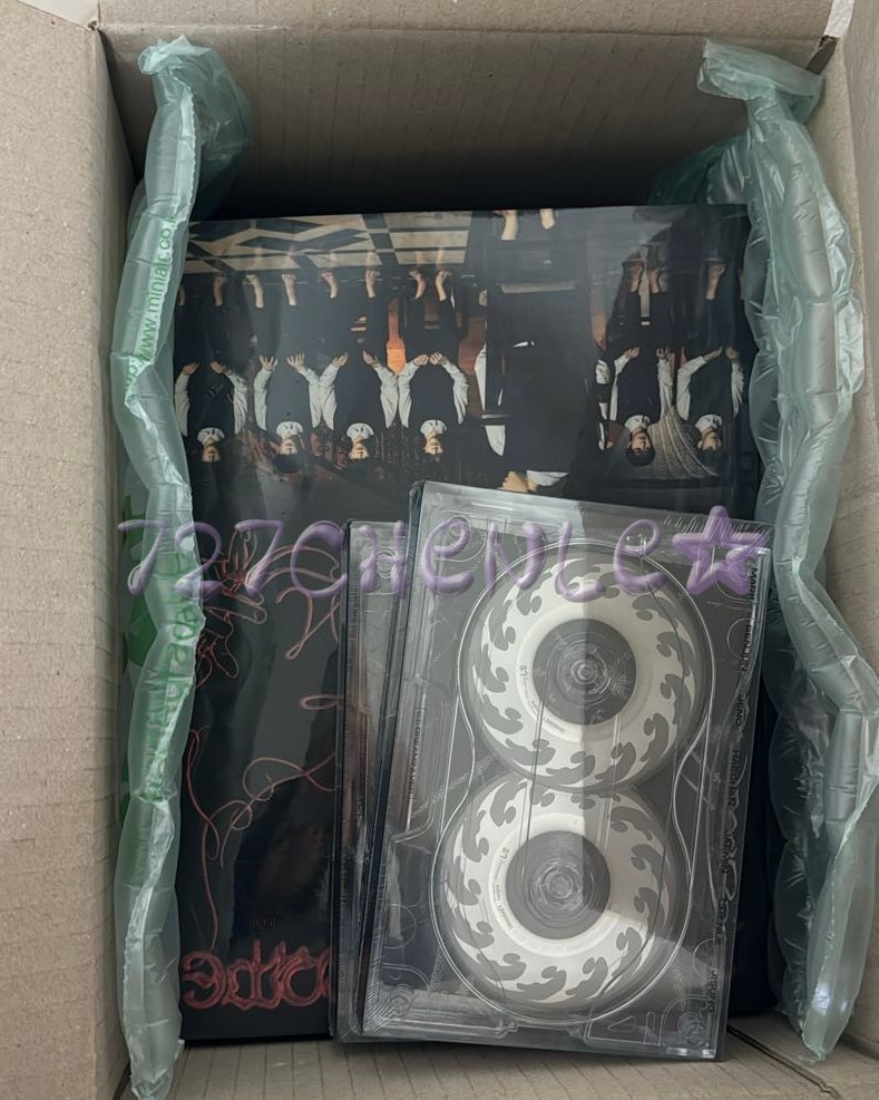 727CHENLE's tweet photo. #727CLGOUpdate — albums from hottracks early go have arrivedddd!! still waiting for mukor albums https://t.co/Jm2OX3LYGQ