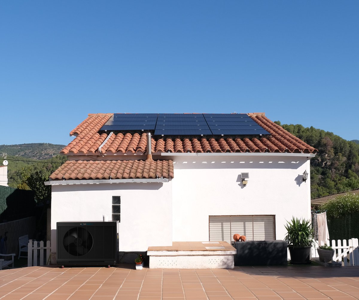 💬Las casas pasivas están construidas para minimizar el uso de calefacción o refrigeración.
🏡Aunque tu casa no sea pasiva, puedes lograr el máximo confort térmico y ahorrar sin perder la conciencia climática.⬇️
solarprofit.es/es/blog/casa-p…

#EnergíaRenovable #SolarProfit #CasaPasiva