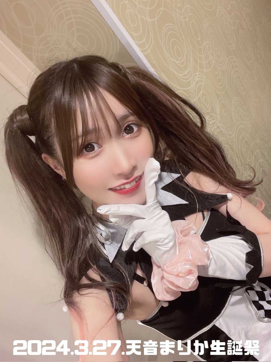 TuchinokoMM's tweet photo. 『#Mirror2』アブリル編 イメージソング 「Garnet pupil」
ライブ初披露!😆
リアルアヴリル登場してる!
ツインテかわいすぎ!😍
この曲ほんと好き😊 アヴリル編の世界観とも合ってるのよね✨
大切に歌っていってほしいなぁ😊
#月城七星 https://t.co/rQ0SuhmOir