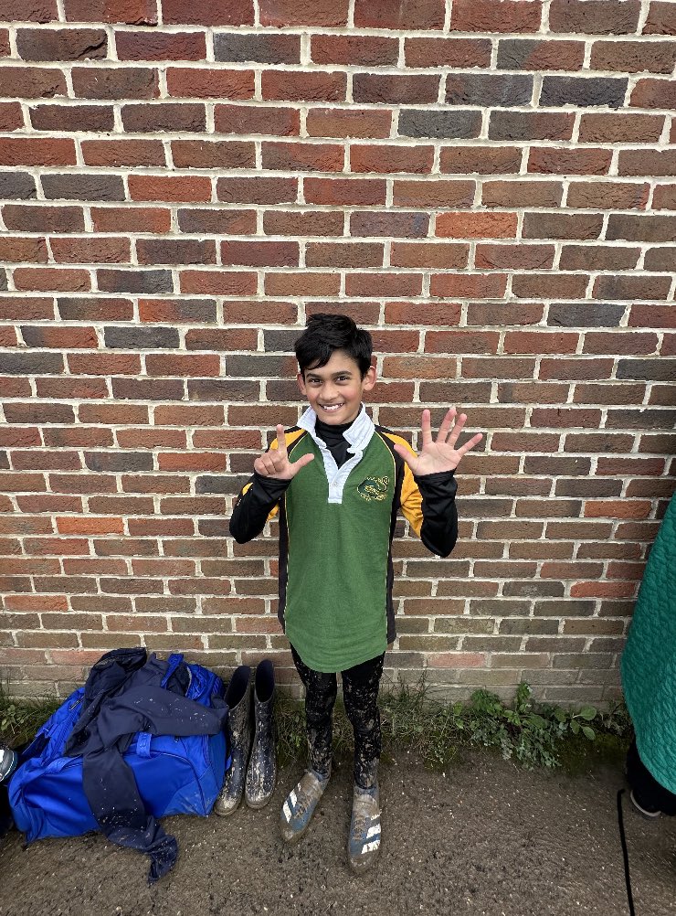 A massive well done to our super star runner Xander! He came 7th in the Sussex finals today running an excellent race!👏😊💚💛