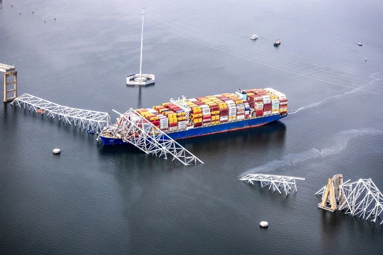 ivanfamil's tweet photo. ¿Por qué el puente Francis Scott Key de Baltimore se derrumbó tras el choque de un buque portacontenedores? Parece ser que fue debido a que no tenía "duques de alba". ¿Qué me estás contando? Hilo 👇🏽 👇🏽👇🏽👇🏽 https://t.co/NjFDS6VkvB
