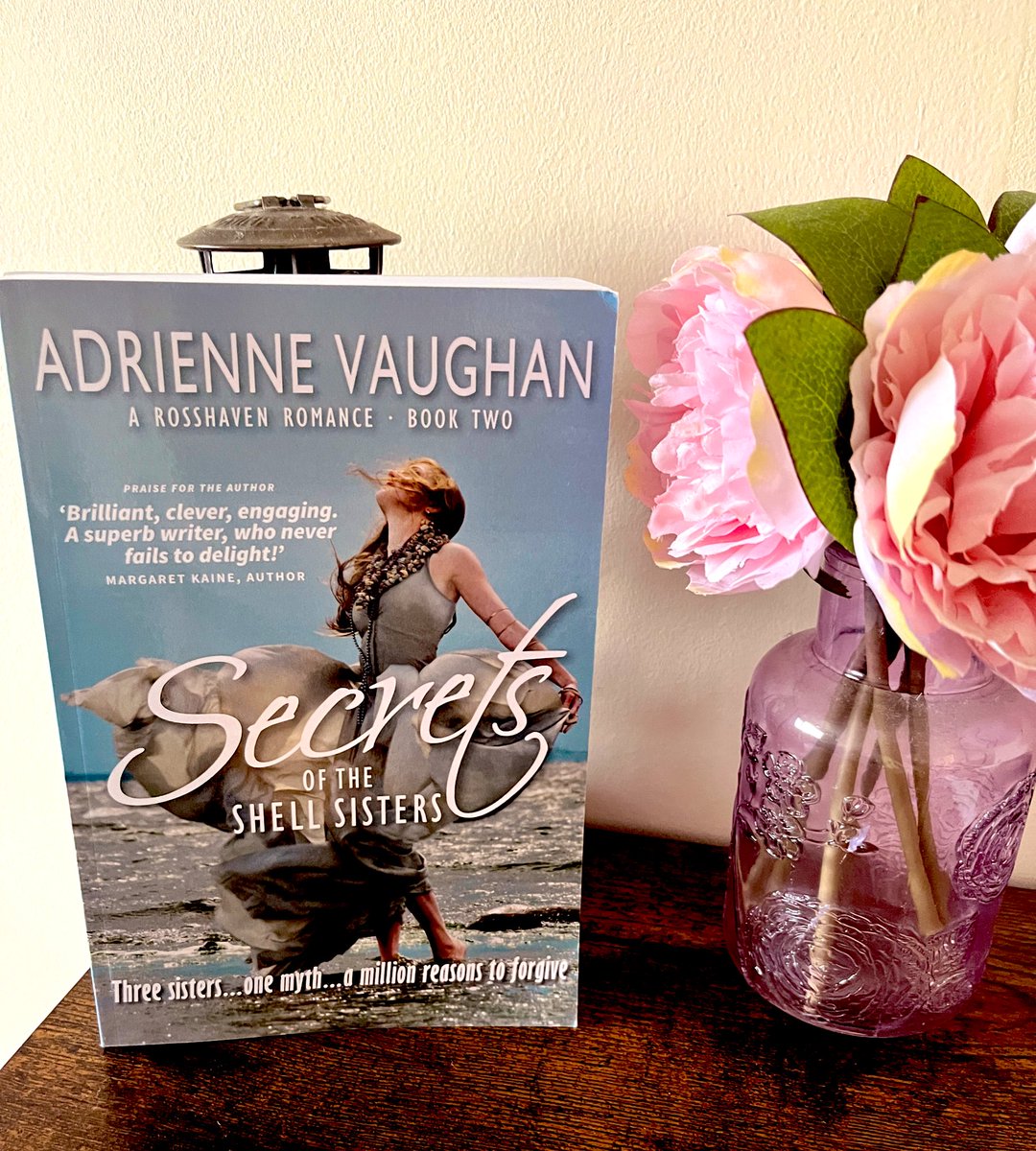YorkshireCarly's tweet photo. Thanks so much to @adrienneauthor for being so kind and generous and sending me a copy of both books because I loved the #SecretsOfTheShellSisters so much, I can’t wait to read Book 1 ✨
Review for book 1 ⬇️
https://t.co/5o4GkZLOmI
#BookTwitter #BookX #RossHavenRomance https://t.co/GDNRWHHPVg