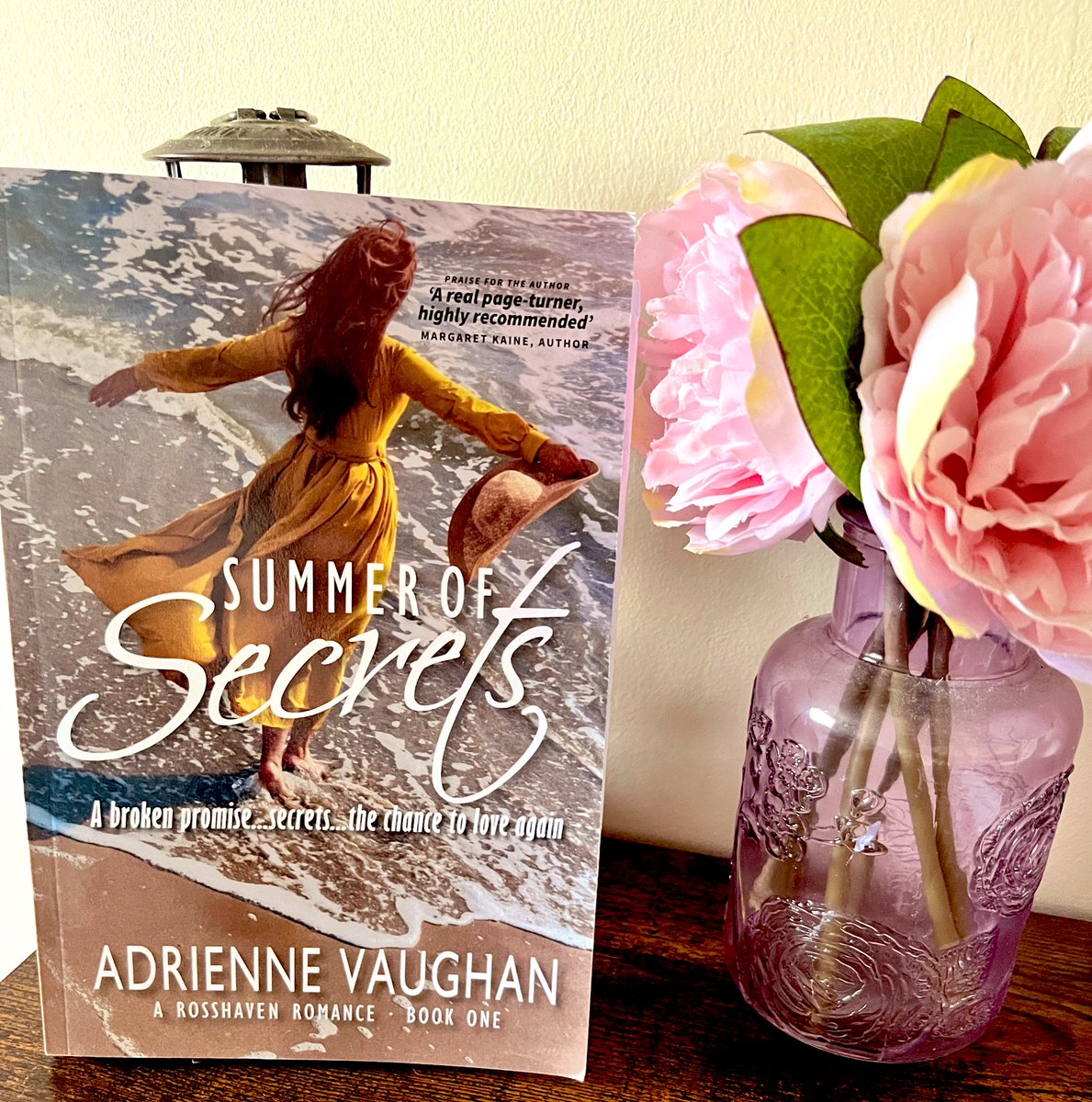 YorkshireCarly's tweet photo. Thanks so much to @adrienneauthor for being so kind and generous and sending me a copy of both books because I loved the #SecretsOfTheShellSisters so much, I can’t wait to read Book 1 ✨
Review for book 1 ⬇️
https://t.co/5o4GkZLOmI
#BookTwitter #BookX #RossHavenRomance https://t.co/GDNRWHHPVg