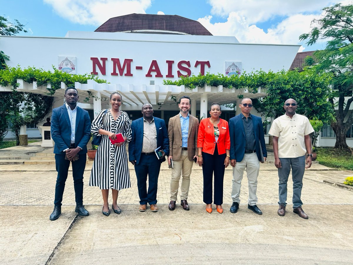 I love what is happening in the #edtech space in Tanzania. From policies, curriculum, teachers support, devices and content. Been a long ride but I am optimistic. Grateful to champion innovation and tech in education. Thank you @NM_AIST for an insightful visit cc @wizara_elimuTz