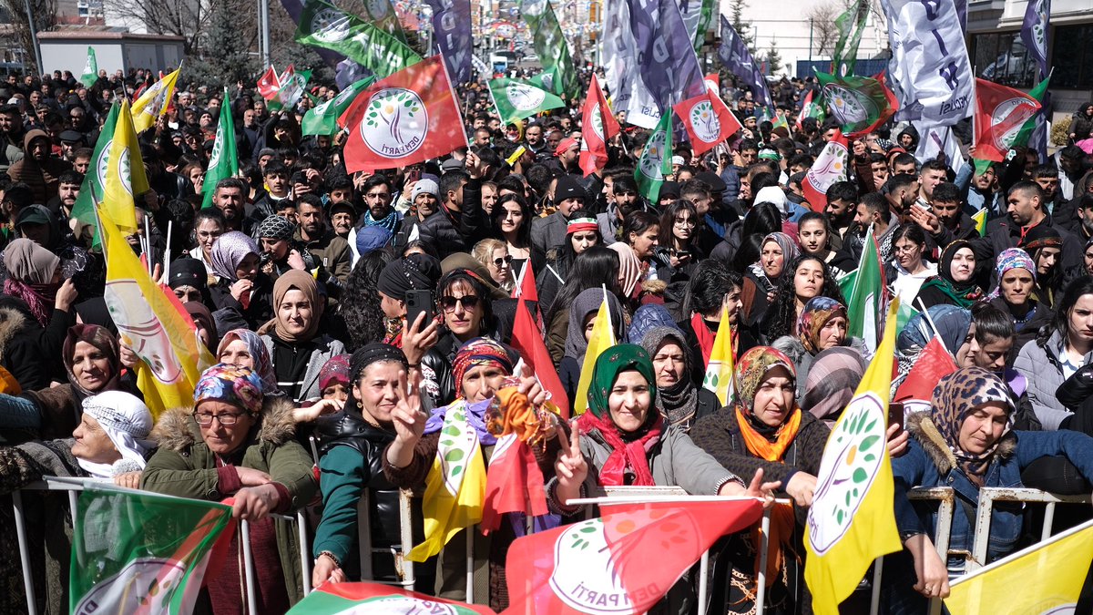 tuncerbakirhan's tweet photo. Bugün rengarenk bir halklar ve inançlar bahçesi olan memleketim Kars’taydım. 

Kars, aynı DEM Parti gibi bu coğrafyanın zenginliğinin bir sembolüdür. 31 Mart'ta Kars’a en çok DEM Parti yakışır.
#RabeDemHat
#DemGelirDevranDöner 
#DEMPARTİ https://t.co/sr9nKLxOHY