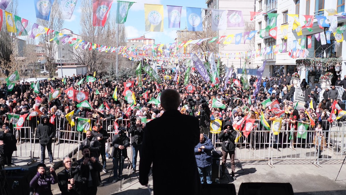 tuncerbakirhan's tweet photo. Bugün rengarenk bir halklar ve inançlar bahçesi olan memleketim Kars’taydım. 

Kars, aynı DEM Parti gibi bu coğrafyanın zenginliğinin bir sembolüdür. 31 Mart'ta Kars’a en çok DEM Parti yakışır.
#RabeDemHat
#DemGelirDevranDöner 
#DEMPARTİ https://t.co/sr9nKLxOHY