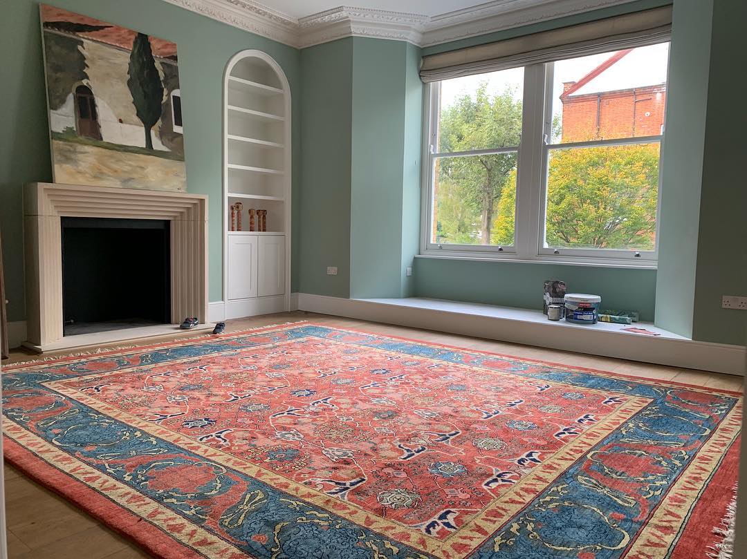 Seeing a rug at home before purchasing can be one of the most important steps when purchasing a Persian rug Learn More -> bit.ly/2tDHd2s #Shopsmall #rug #Persianrug #interiordesign #London #Stockbridge #Hampshire