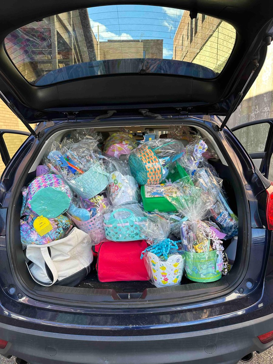 CCDOM1's tweet photo. St. Anthony Padua in Port Reading donated Easter baskets which are being given to the families in the Skills program. This program serves all low income families throughout Middlesex County with in home supports and counseling. 💜
#ccdom #catholicharitiesdom https://t.co/H8XDM5Mj26
