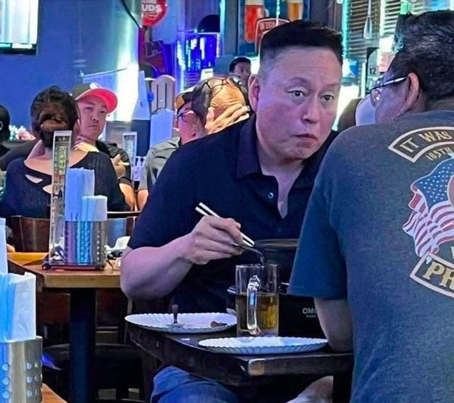 Aquaregiapak's tweet photo. Elon Musk: It's not possible for China to copy our technology.
Meanwhile China: 😎😎
#BeMoreElon https://t.co/X1hlGYEAoB