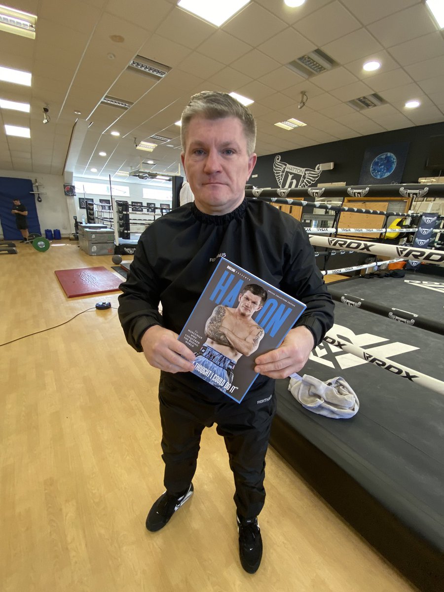 HitmanHatton's tweet photo. Thank you @decwarrington @BoxingNewsED for these “special additions” @robertoduranbox is my hero & good friend.If I could go back in time that’s a fight I would have loved to have had to see just how good he was. Not saying I would have won 😉 what do you think ? #getupthereboy https://t.co/Gzh4rdQf1L