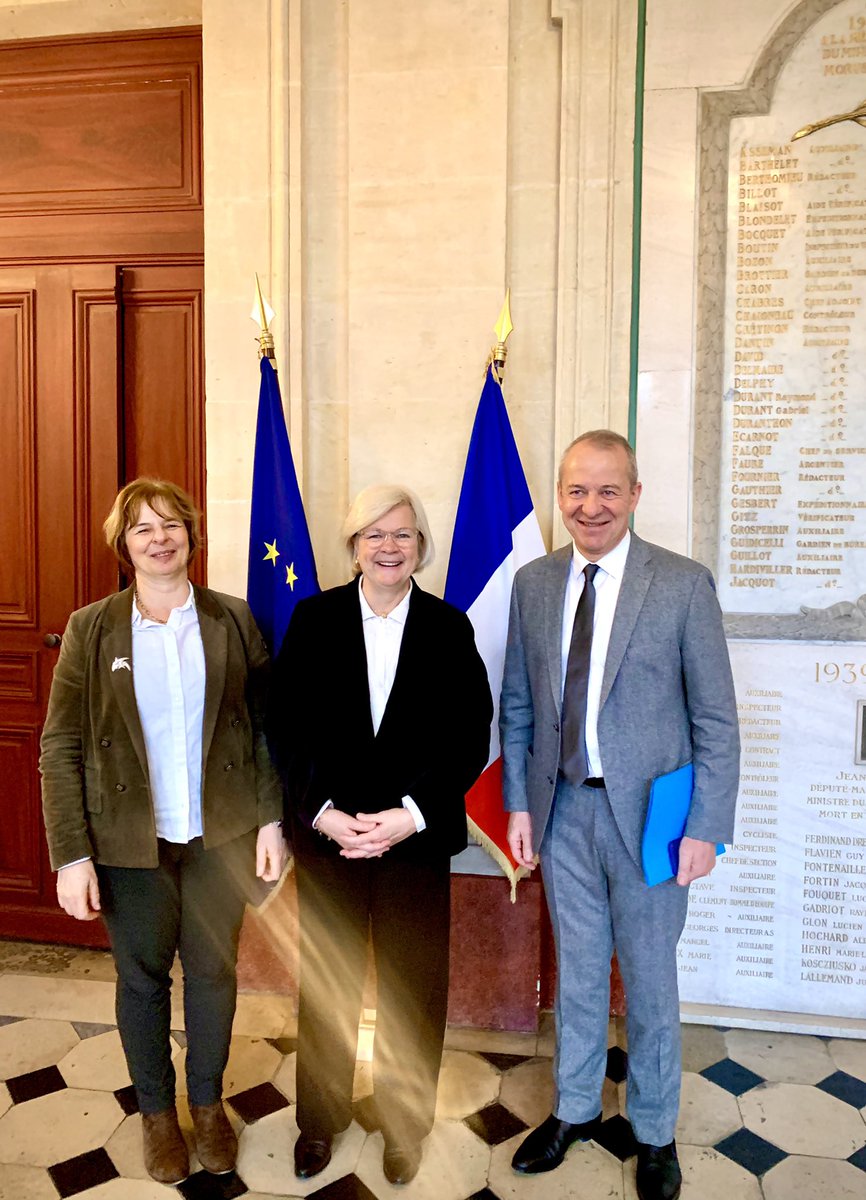 jf_husson's tweet photo. Avec ma collègue @VGUILLOTIN, nous nous sommes entretenus avec la Ministre @CaVautrin pour aborder divers sujets liés au @Departement54, dont la situation de l’hôpital de @montsaintmartin, les déserts médicaux en Meurthe-et-Moselle, et le CHRU de @VilledeNancy. https://t.co/mSHK4i9QRC