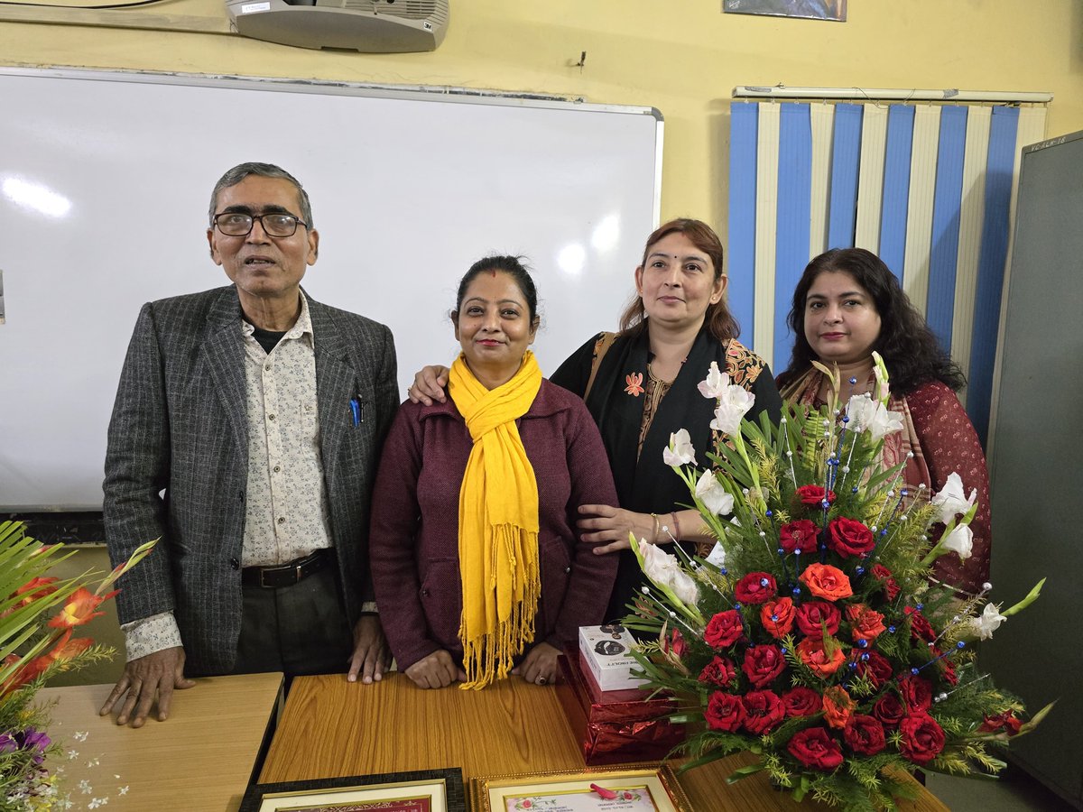 VIVEKANANDACOLG's tweet photo. Farewell Ceremony of our honorable Principal Sir Dr. Chandan Kumar Chakraborty on 31/01/2024 https://t.co/y0hSNS2tbK