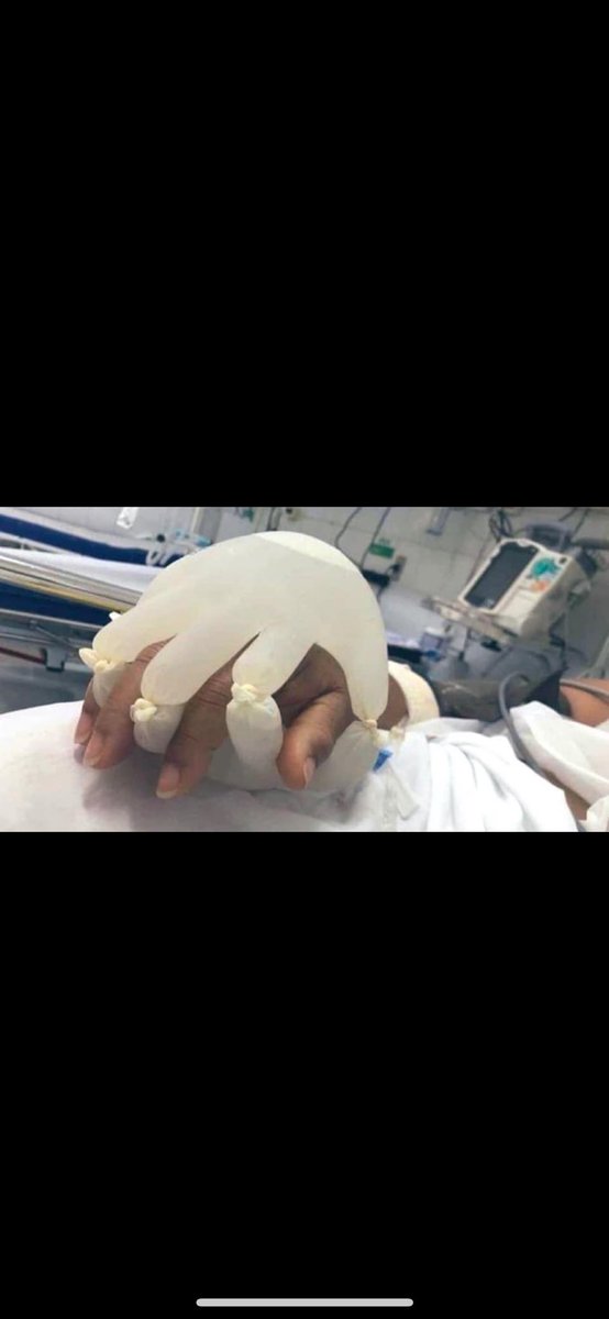 منذ  اكثر من ٢٥ سنه وانا أعمل بين أروقة المستشفيات واعالج المرضى 
رأيت المشاعر الصادقة في المستشفيات

رأيت دموع الحب الحقيقي
ورأيت الحزن الحقيقي
ورأينا الوفاء 
ورأينا الإحتواء والإهتمام
وراينا العقوق

تظهر المشاعر الصادقه في النهايات على اعتاب المقابر وبجانب اسره العنايه المركزه