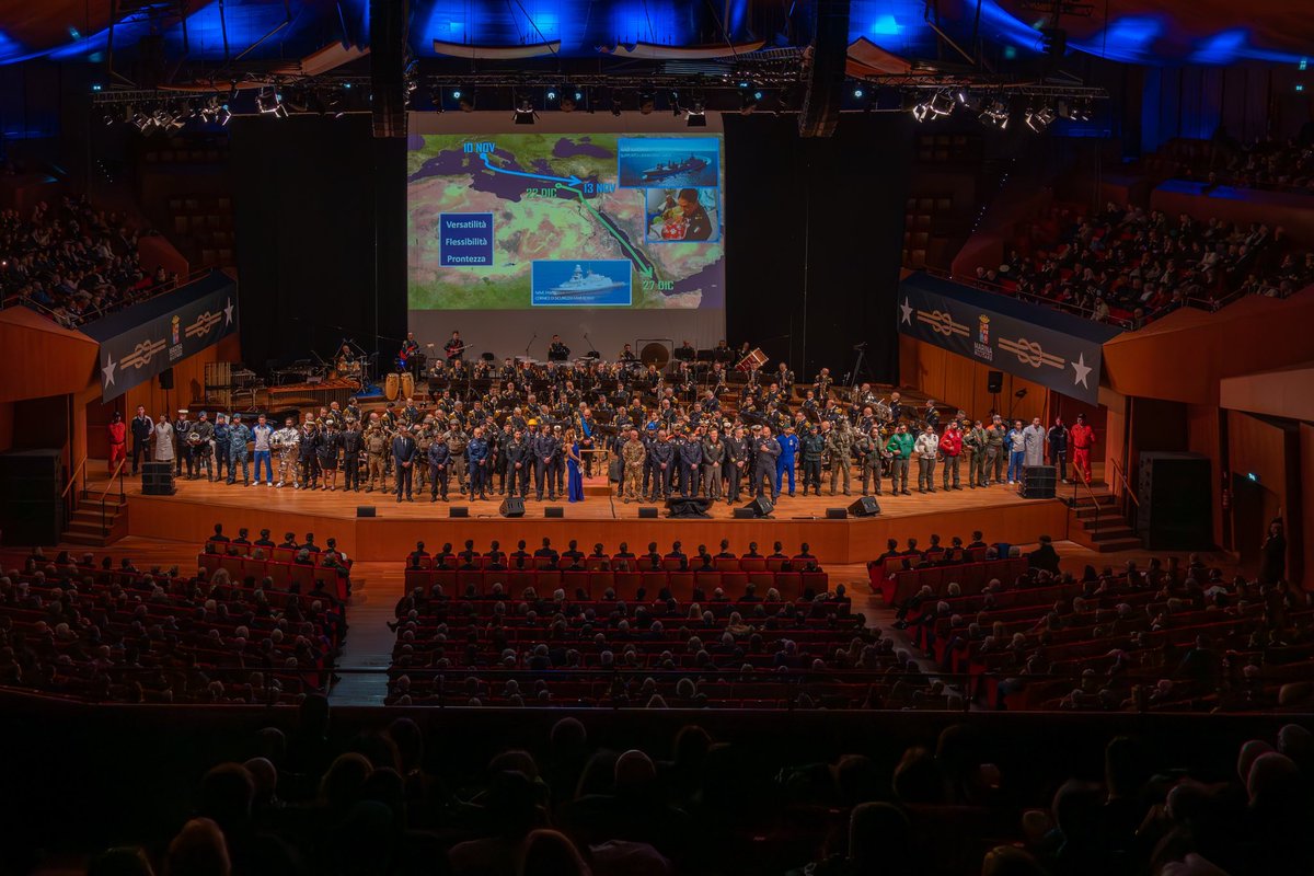 Ieri all’@AuditoriumPdM si è svolto il tradizionale Concerto di solidarietà della Banda Musicale della #MarinaMilitare per una serata all’insegna della musica e della solidarietà con @Fondazione_Rava 102 musicisti che hanno accompagnato gli spettatori in una navigazione musicale