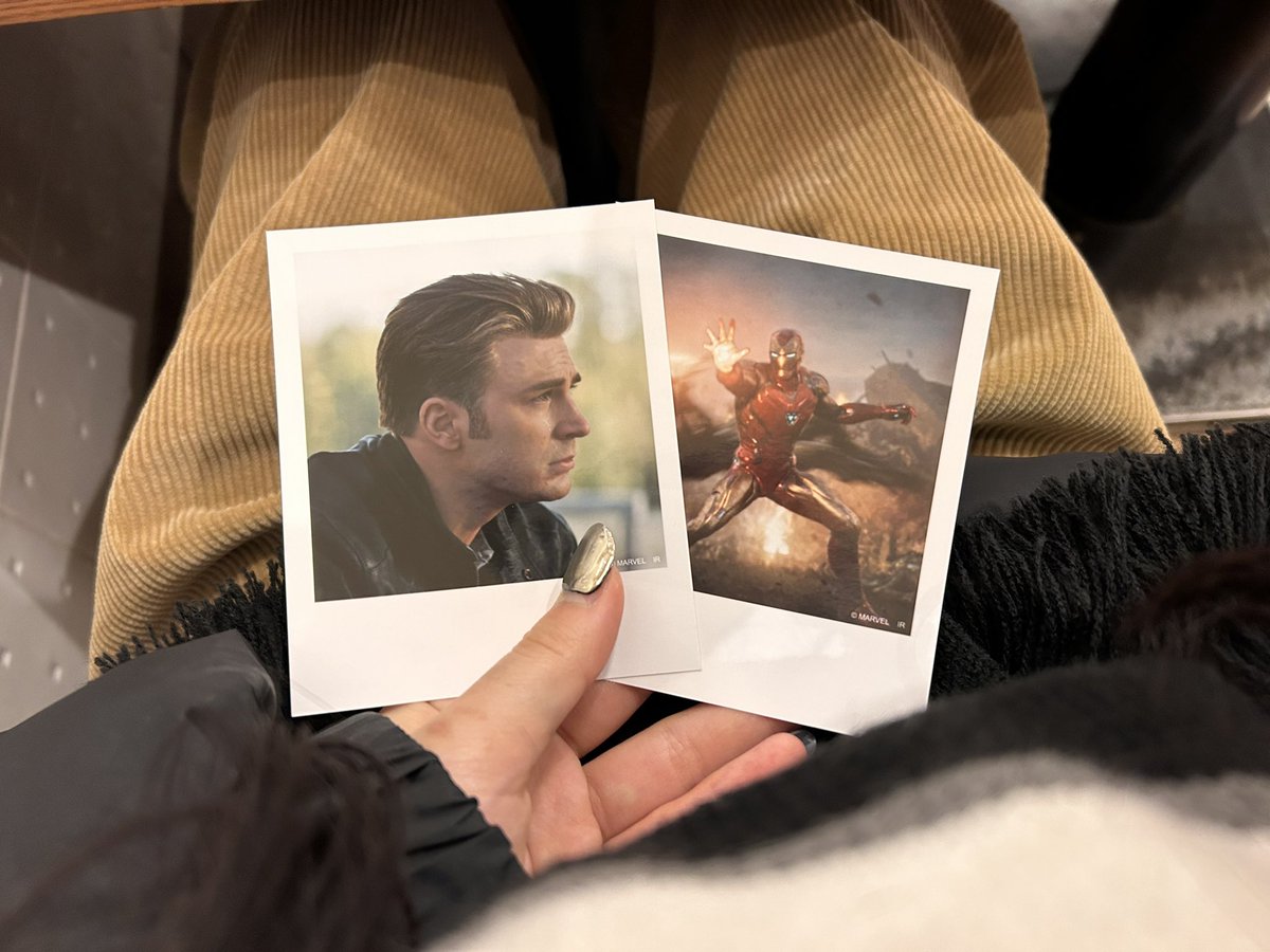 captain__spidy's tweet photo. 映画館来たら置いてあったからてきとーに2枚引いたらこのお方たちってもう🥹

キャップとかもうこれかっこよすぎやろ https://t.co/aIBXdKgrmf