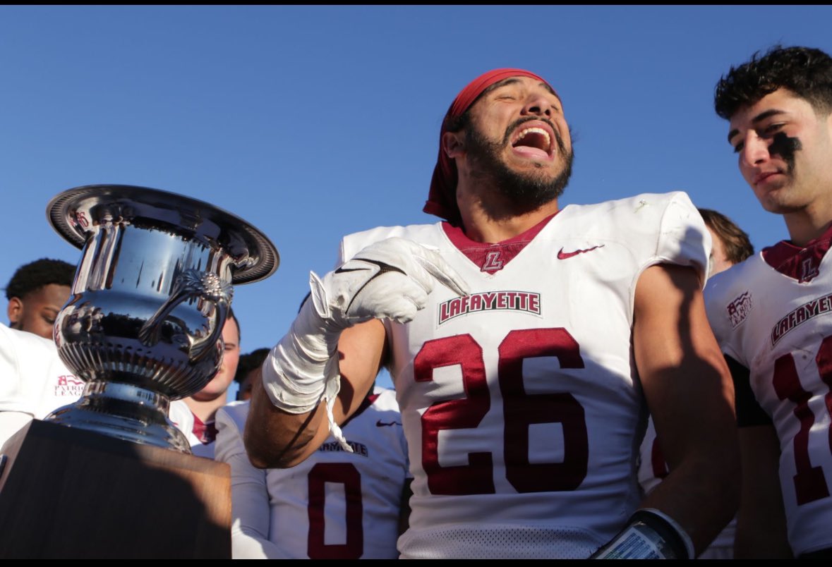 Legacy. Shout out to one of the greatest leaders I have ever been around. Earned himself a championship. @Marco0livas26 #climbthehill 🏈🏈🐆🐆