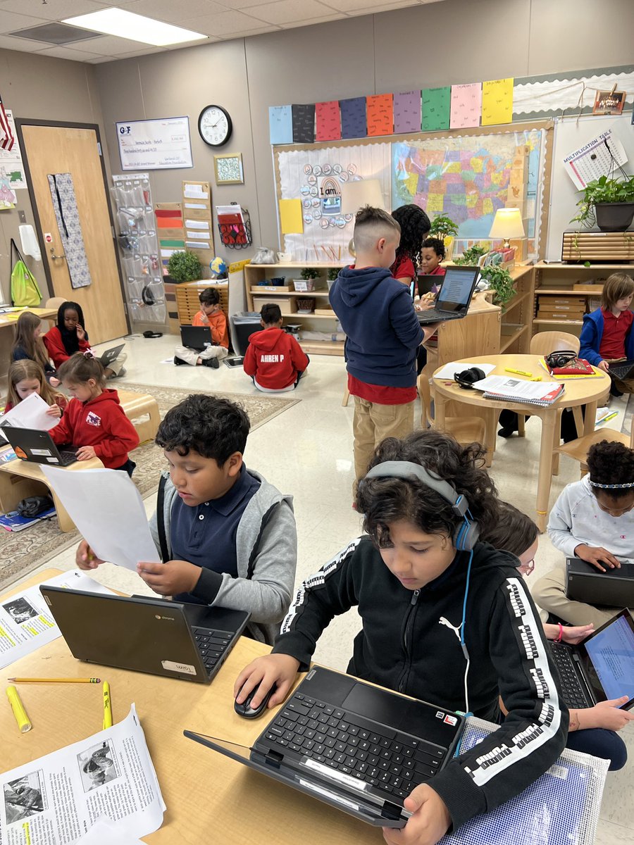 maddyviladevall's tweet photo. STAAR review is in session! Students partnered up to review each others ECR response. They were looking to see if their partner had the components to a good ECR! https://t.co/RkpxxWAEC6