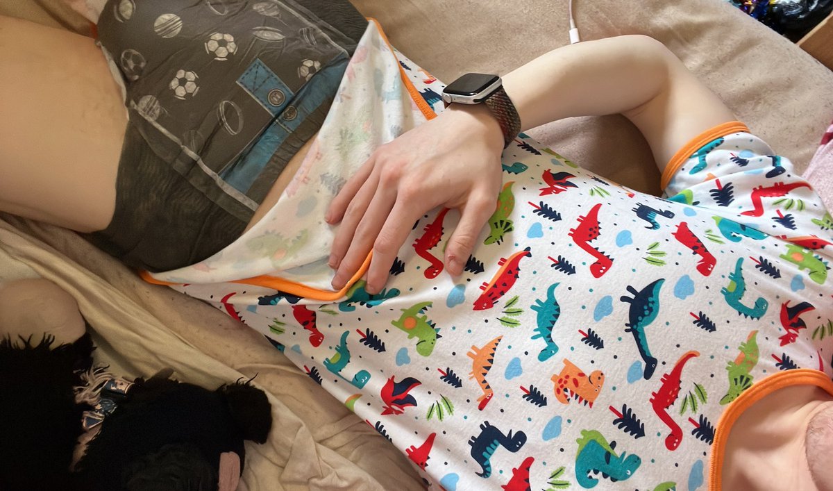 fluffy_pamps's tweet photo. Honestly I can’t describe how amazing this is! Thank you so much @LittleAshFloof for sending me this onesie!
✨💦Superbab activate💦✨
#abdl #abdlboys #abdlgirl #abdldiaper #diaper #diaperboy #diaperenby #diapergirl #diapertwink #diaperlover #diaperfetish #pullups #abdlpullups https://t.co/a0cymspgx4