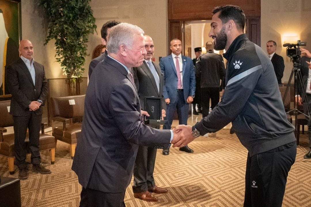 بحضور سمو الأمير الحسين بن عبدالله الثاني ولي العهد، وسمو الأمير علي بن الحسين، تشرفنا في لقاء جلالة الملك عبدالله الثاني وتكريمنا باليوبيل الفضي 🇯🇴
#النشامى