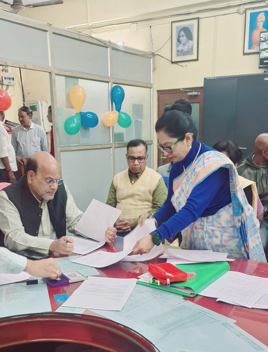 VIVEKANANDACOLG's tweet photo. Welcoming our new Vice Principal Madam Dr. Rimi Roy on 01/02/2024 https://t.co/U5l9tHUOvP