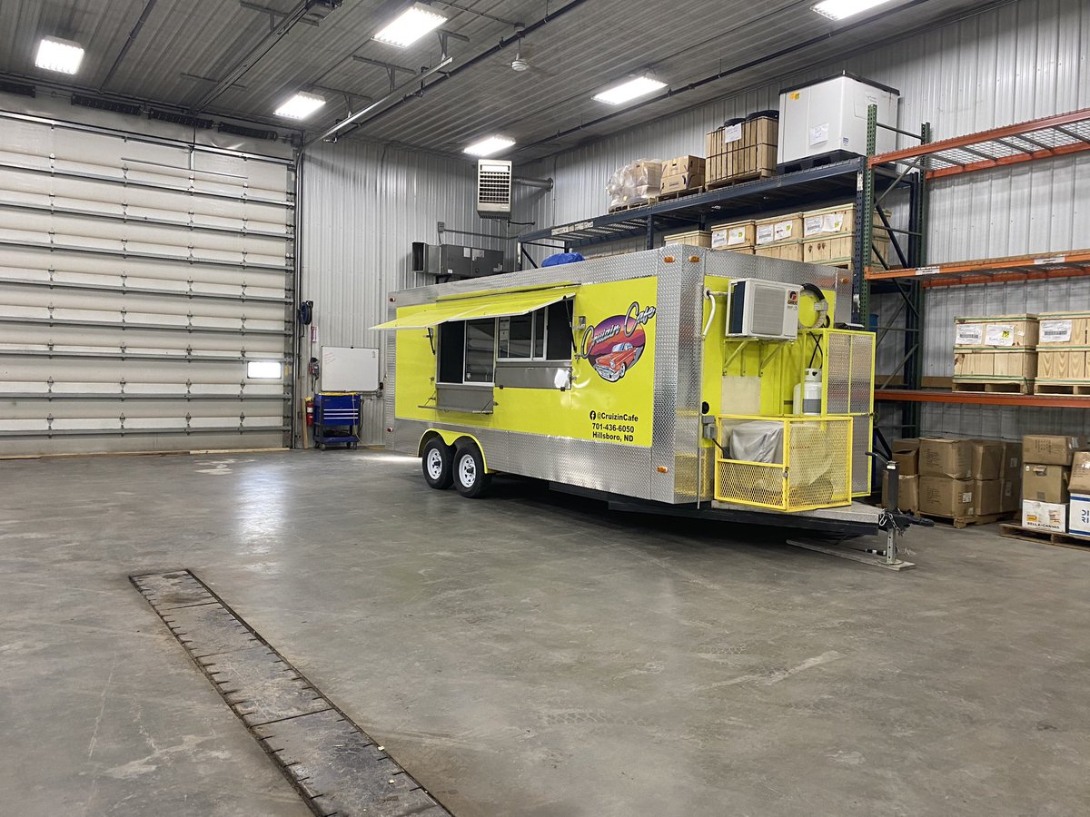 Getting setup for operations clinic on Thursday!🥳 Not signed up yet? Go to planterdoc.com and get registered! 🚜💪 Thanks to the Cruizin Cafe for lunch!🥰 #Plant24 #AreYouReady