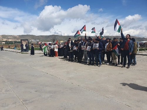 "GAZZE İÇİN YÜRÜYÜŞ" Adlı Basın Açıklamamızı ve yürüyüşü Batman Üniversitesi Altı öğrenci topluluğuyla gerçekleştirdik.🇵🇸🇵🇸🇵🇸

Katılım sağlayan Batman Üniversitesi Hocalarından ve öğrencilerinden Allah (c.c) razı olsun. 

Filistin Özgür Oluncaya Dek Mücadeleye Devam.☝🏻🇵🇸