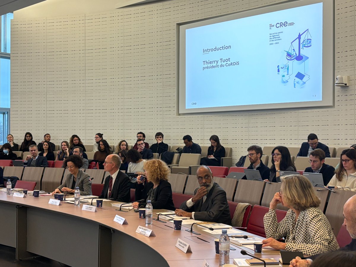 Un grand merci à tous les intervenants, et particulièrement à Thierry Tuot pdt du CoRDiS, Claudie Boiteau, dir. du CR2D @DroitDauphine, Marie-Laure Denis, Pdte de @CNIL, Irène Luc de l'@Adlc_, Valérie Michel-Amsellem de l'@AMF_actu et Anne Egerszegi du @Conseil_Etat.