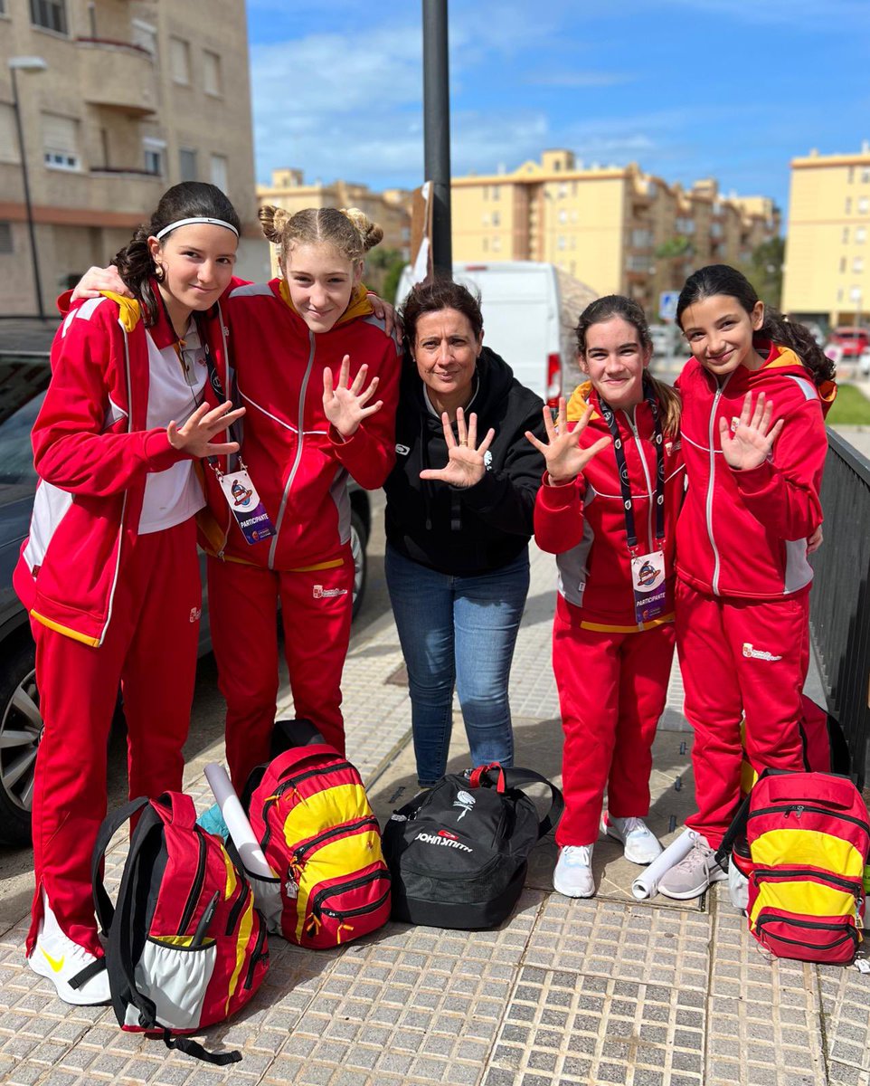 🔵🟡 SELECCIONES 🏀 La Selección Mini Fem. ha logrado un fantástico 5º puesto en el #planetamini2024. Nuestras pequeñas y nuestra entrenadora, Berta Martínez, han realizado un magnífico torneo, rozando con los dedos las semifinales. Enhorabuena!! #SomosPonce