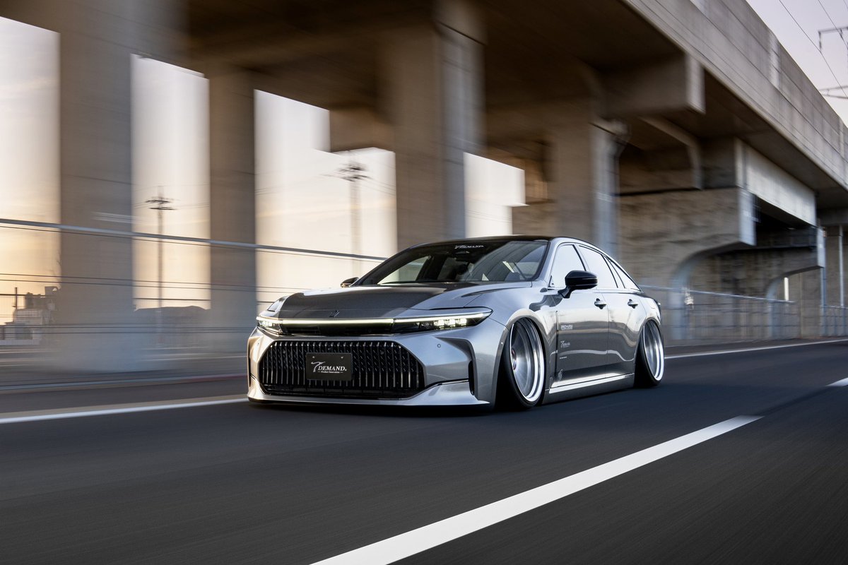 tanaka_tdm's tweet photo. T-DEMAND NEW CROWN SEDAN AZSH32
#tdemand
#fullcomplate
#ssr
#nitto
#crownsedan
#manzfactory
Made by MAN.Z FACTORY
PRO DAMPER AIRSUS 80S SPEC (F)3S (R)3S
PRO ARM FULL
CAMBER (F)8.5° (R)9.5°
BRAKE : 8POT 405mm
WHEELS : SSR CV04S 21inch
TIRE : NITTO 245/30R21 INVO https://t.co/nckz8DeiWK