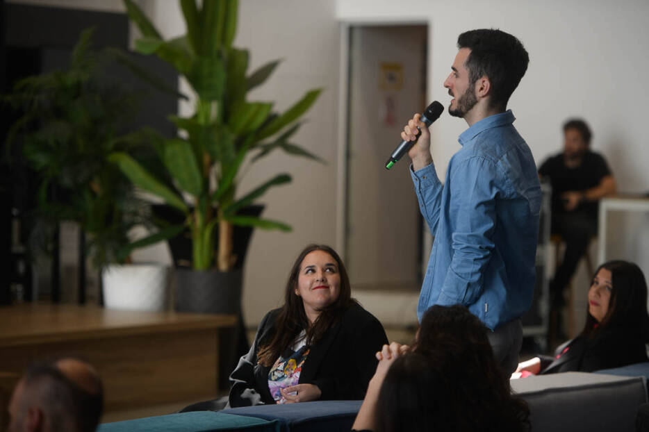 TereDomenech's tweet image. Hay momentos a los que vuelves cada año, y ya van seis. Este del @ceeivalencia , el #DemoDay #ScaleupVlc donde hemos currado, fuera y dentro del programa, con personas talentosas que sueñan fuerte. Que no me falten los abrazos sinceros de @JLCachavera  y la mirada de @palomali