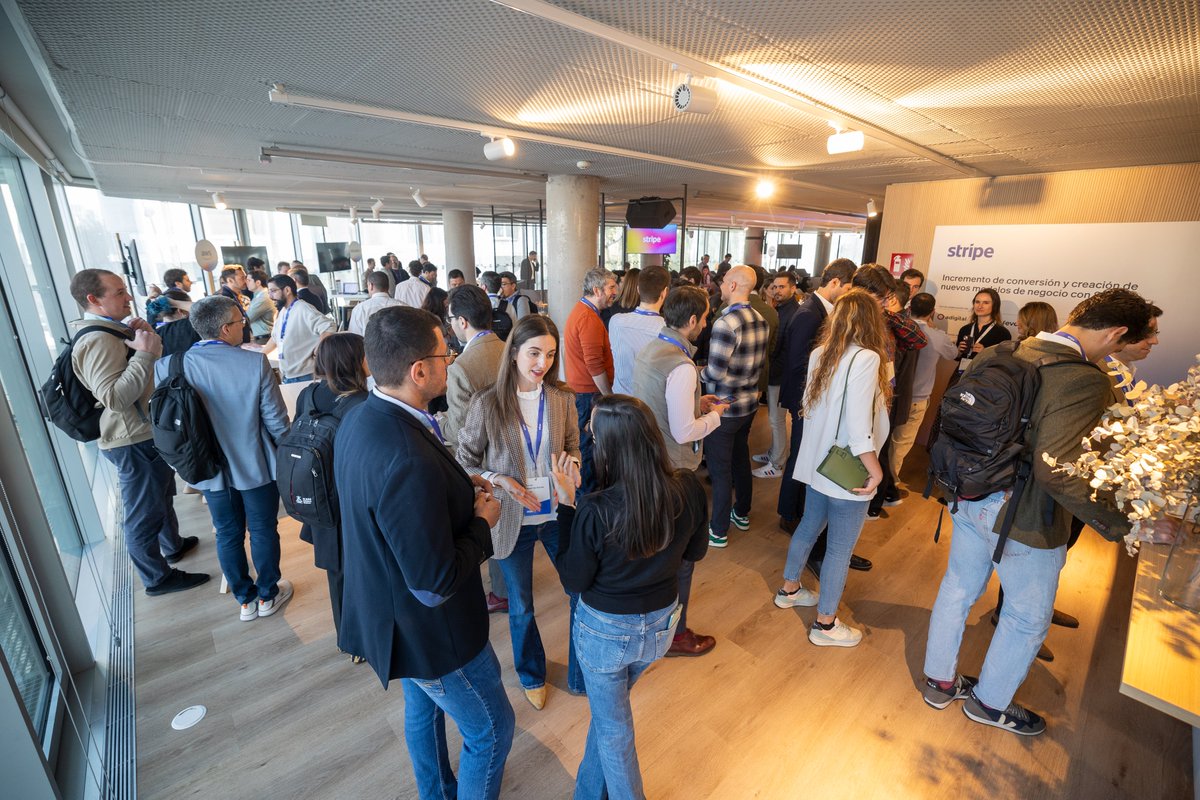 KorBusinessWeb's tweet photo. El pasado 20 marzo, tuvimos el honor de organizar el primer evento de @stripe en España 😊

Gracias Mattia Gamberoni y Pauline Lamielle por confiar en @Korbusinessweb para la celebración de este evento. 👏
#eventos #eventoscorporativos #events #eventosKor https://t.co/d2u2tR6BGe