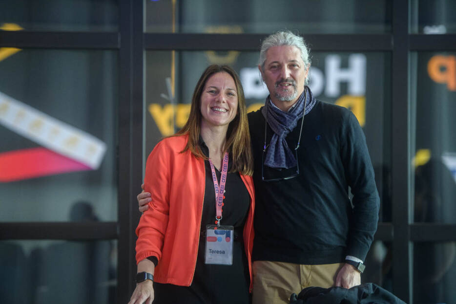 TereDomenech's tweet image. Hay momentos a los que vuelves cada año, y ya van seis. Este del @ceeivalencia , el #DemoDay #ScaleupVlc donde hemos currado, fuera y dentro del programa, con personas talentosas que sueñan fuerte. Que no me falten los abrazos sinceros de @JLCachavera  y la mirada de @palomali