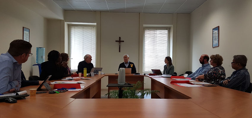 La 1ª reunión presencial de los equipos de protección de las Conferencias fue en Roma del 11 al 14 de marzo. El P. General enfatizó que el abuso es un problema social, y que la Compañía no es un satélite y quiere contribuir a superarla.

jesuits.global/es/2024/03/25/…

#jesuitas