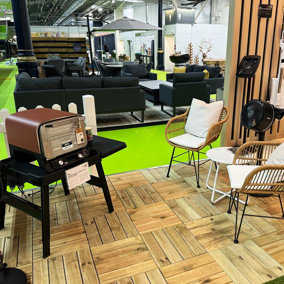 brandanddeliver's tweet photo. Absolutely thrilled with our amazing stand creation for Shark Ninja at the Ideal Home Show! Pop by and see it for yourself – you won't be disappointed! 

#IdealHomeShow #SharkNinja #StandCreation #Innovation #makeitmatter https://t.co/0c99ooegTd