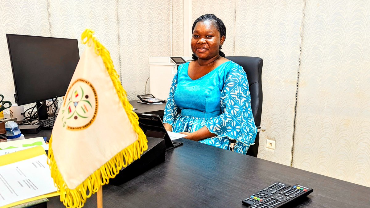 #Leader1jour S.E. @HawaAwALG vient de faire sa passation avec @CharikNadiyah qui, pendant 1 journée va se mettre dans la peau de la Secrétaire Exécutive de l'ALG en tant que #Ambassadrice des #JeunesFemmes du #LiptakoGourma #empoweringwomen #voixdesfemmes #Sahel #inclusion