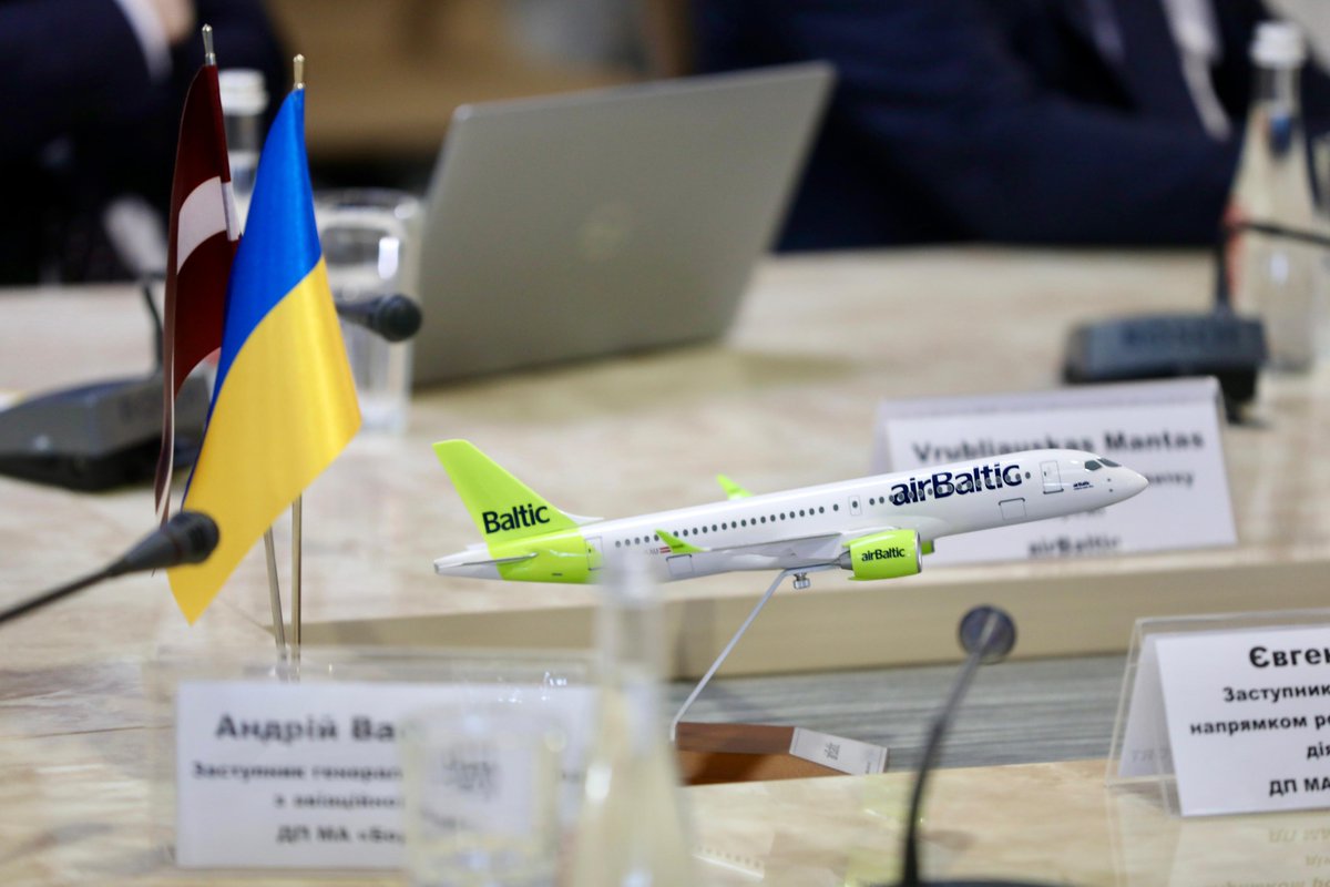 Last airline out, first one back in – proud to support @airBaltic commitment to resume flights to Ukraine as soon as safety permits. Efforts underway to secure approval from @EASA. 🇱🇻🇺🇦