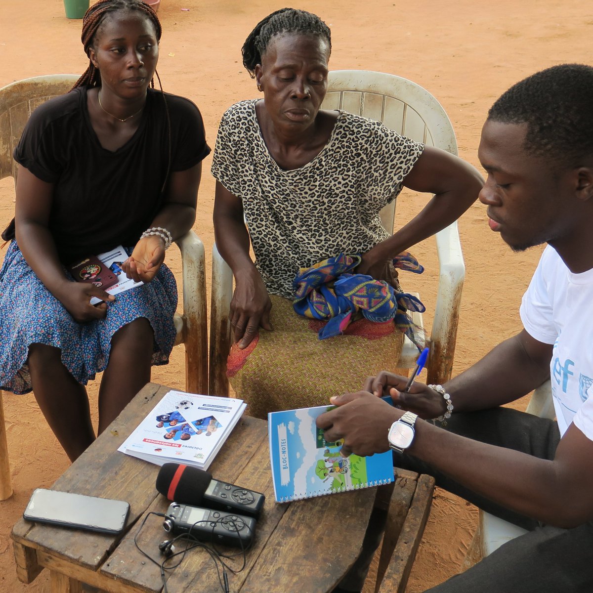 En Côte d’Ivoire, 2 millions d’enfants de moins de 5 ans n’ont pas d’acte de naissance et Jacques, 23 ans, veut changer cela. Dans son village natal, il sensibilise à l'importance de l'enregistrement des naissances pour que tous les enfants puissent avoir une identité légale.