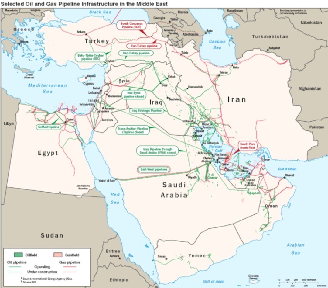 NestorSiurana's tweet photo. Mapa 🔝 para comprender cómo se disponen las infraestructuras de gas y de petróleo en Oriente Medio.

La red de gasoductos se concentra en países como Catar, Irán, Turquía o Egipto.

Los oleoductos parten en su mayoría del Golfo Pérsico y se reparten por Irak y Arabia Saudí 👇🏽 https://t.co/hAWZQMPl2R