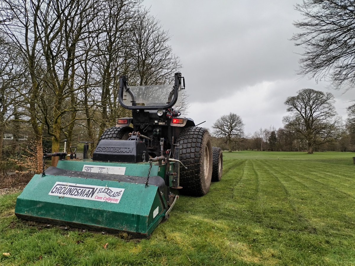 Light hollow core on the Tees today. Hoping this rain holds off ⛳🌧️
