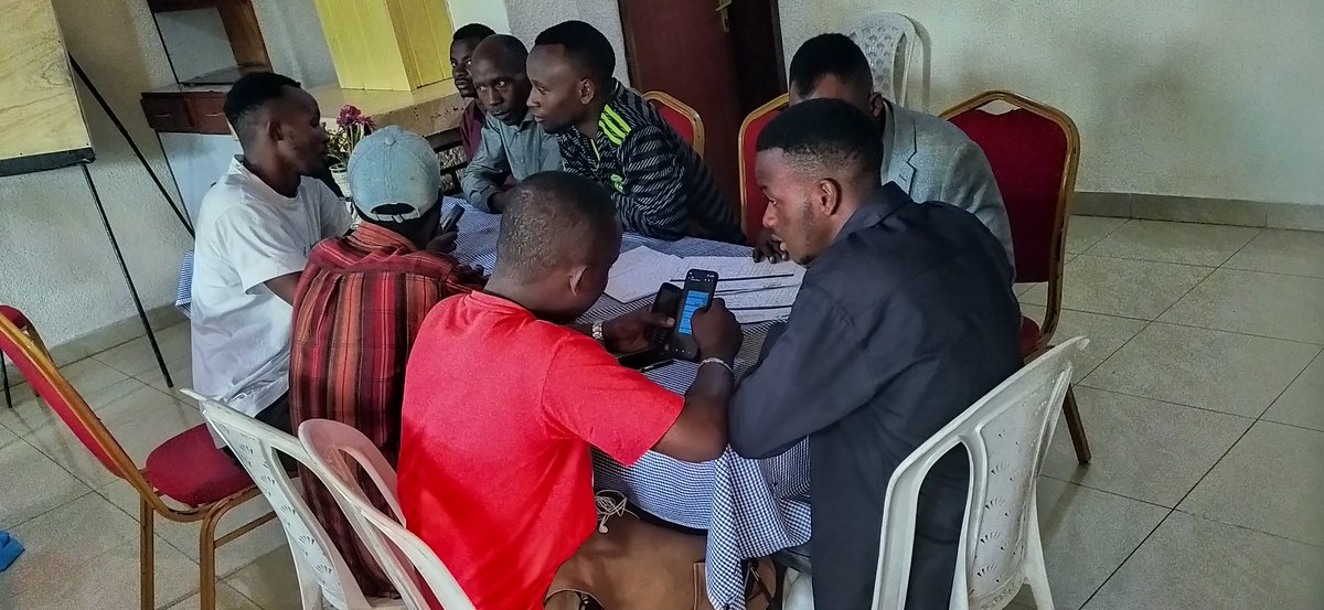 ImroRwanda's tweet photo. Fueling change, one data point at a time! ๐ฅ IMRO had an energizing meeting with peer educators in @Muhangadis gearing up to collect vital health service data. Together, we're unlocking insights and driving impactful decisions for healthier communities! ๐ฑ #DataForChange https://t.co/0ZM6l8tytX