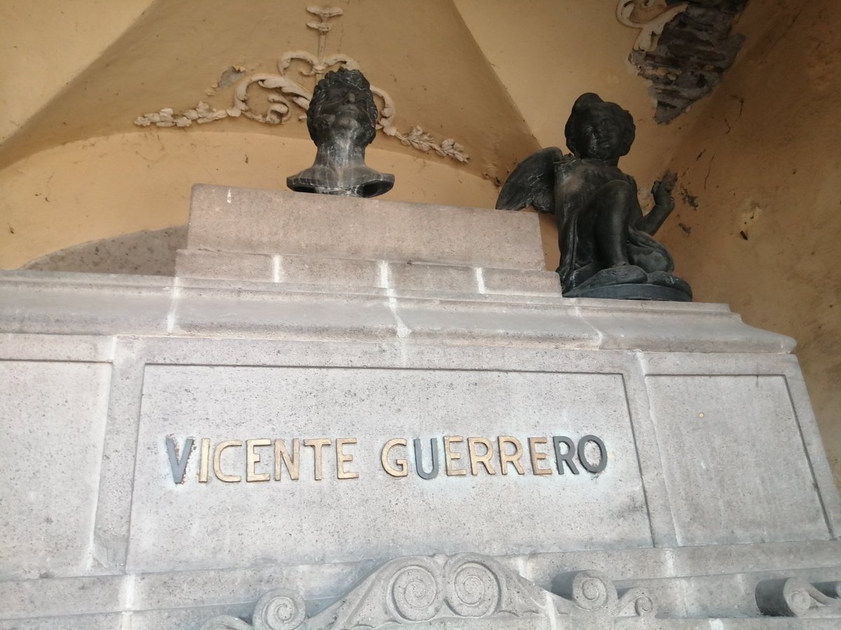 Panteón de San Fernando