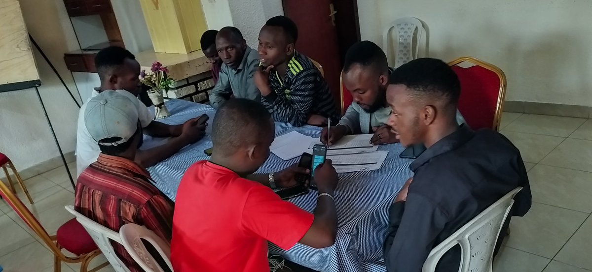 ImroRwanda's tweet photo. Fueling change, one data point at a time! ๐ฅ IMRO had an energizing meeting with peer educators in @Muhangadis gearing up to collect vital health service data. Together, we're unlocking insights and driving impactful decisions for healthier communities! ๐ฑ #DataForChange https://t.co/0ZM6l8tytX