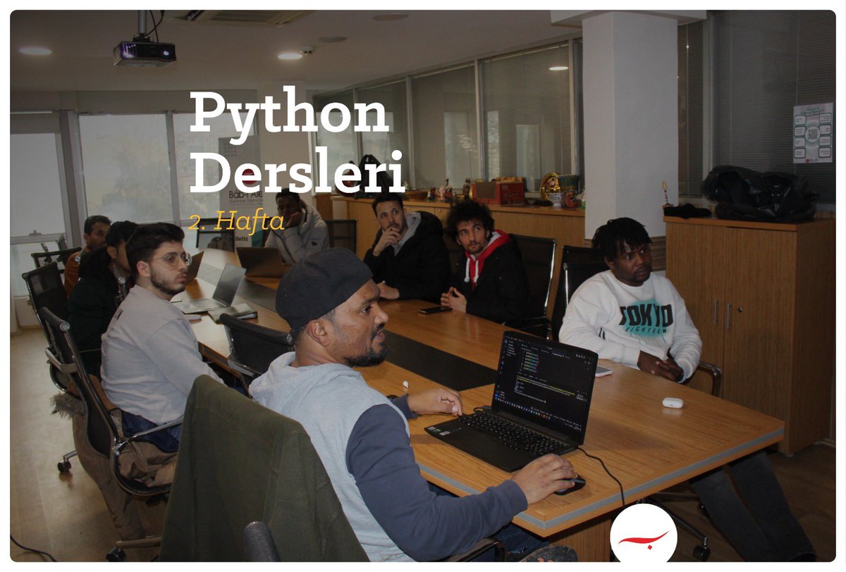 bizbirmilletiz's tweet image. "Python Eğitimi'nde değişkenlerin önemi ve kullanımı vurgulandı. Temel kavramlar öğrenildi ve pratik örneklerle güçlendirildi. Değişken tanımlama, değer atama ve farklı veri türleri ele alındı. #Python #Programlama #Değişkenler"