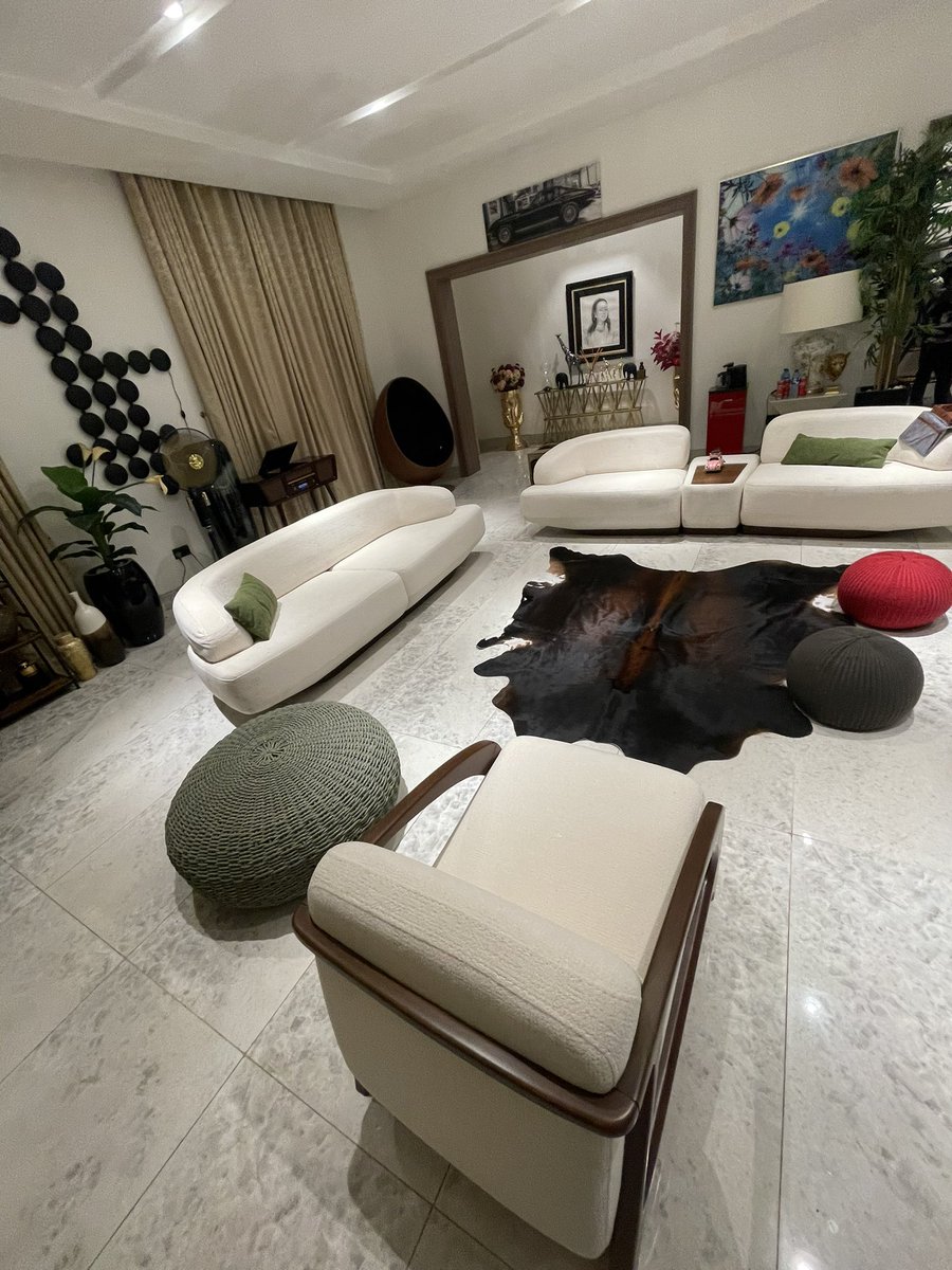 Uzyhomes's tweet photo. Our latest installation in a client’s home 
I will Tag it Mind Blowing because it’s 

#decor #interior #abuja https://t.co/z3dVdc11Ps