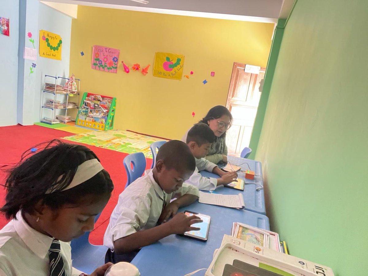 17000ft's tweet image. Children enjoying learning in the #17000ft #Libraries and #DigiLabs in the #17000ft adopted schools in #Sikkim. PC: Teachers
@AxisBank Manipal Foundation H T Parekh Foundation Arijit Sen