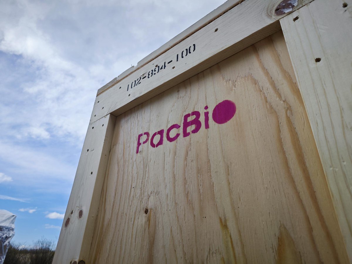 Novogene_Europe's tweet photo. The @PacBio Revio has officially arrived at our German lab at the IZB in Munich! We are thrilled to have two of the latest long-read sequencers join our repertoire as we continue to develop our new facility at the IZB. Stay tuned for more exciting updates!
#PacBio #PacBioRevio