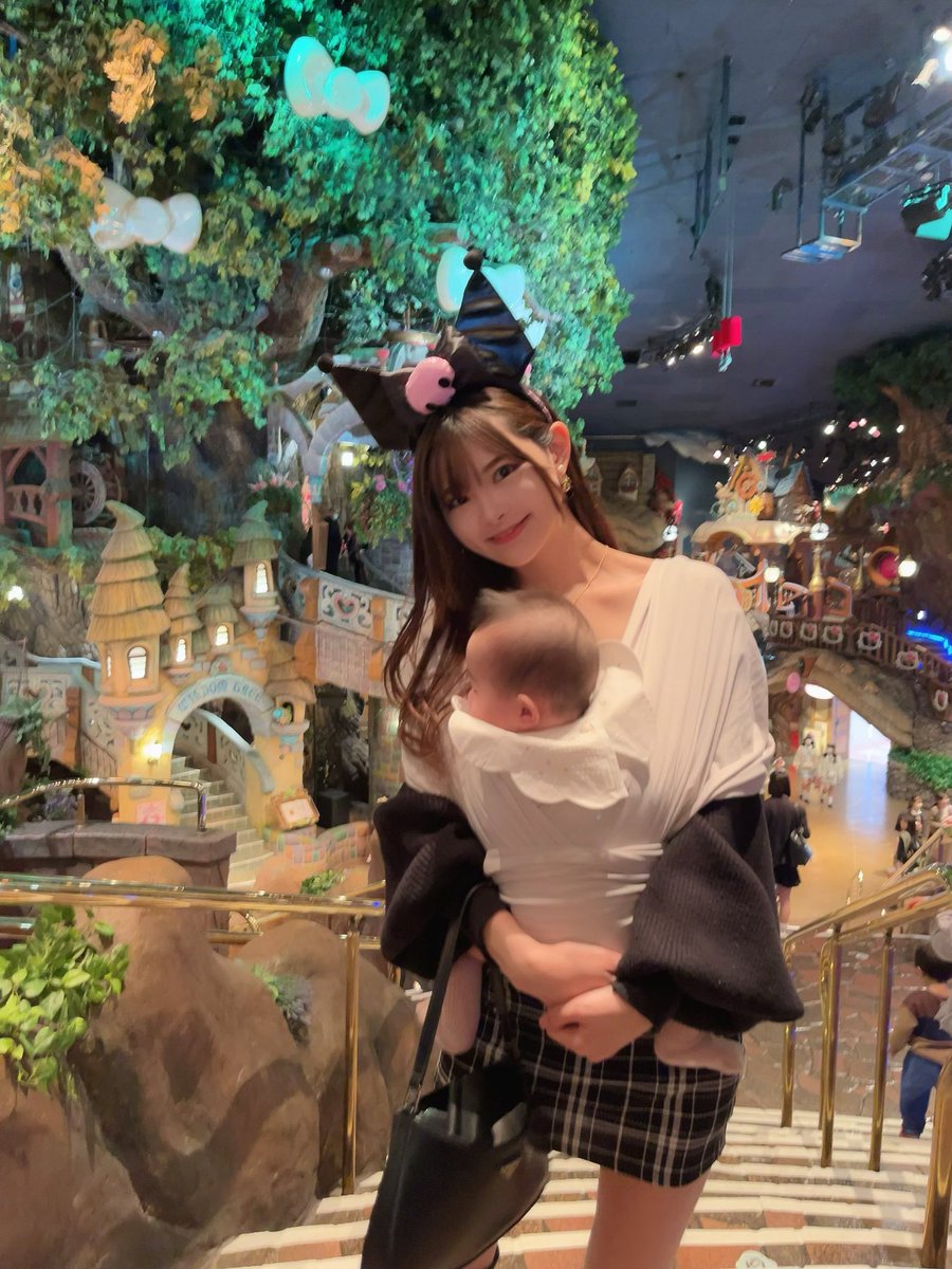 p_kaepyon's tweet photo. 親友と親友の👶🏻とサンリオピューロランド行ったよ💕💕
ママぴょん🤱笑

そして明日は東京Lillyです✨✨
予約してくれた皆様本当にありがとう♡
すごくすごく楽しみにしてます🫶🏻 https://t.co/wzujsb7fdN