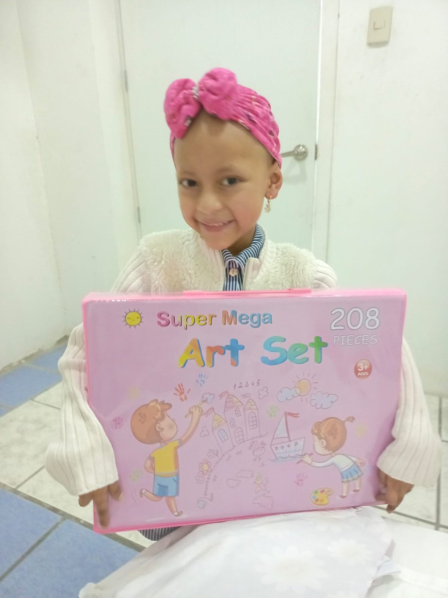 PaolaSmith2812's tweet photo. Ya con su trasplante de médula fue dada de alta con la Bendición de Dios Valiente Camilita 🙌🏽♥️🎗 agradecezco a quienes siempre están en constante oración por estos pequeños y x el apoyo brindado a mi labor #EnciendeTuFe 🕯♥️ #Orarsiempre 🙌🏽🕯🙌🏽#soylavoluntariaintensa 🙋🏽♀️🕯🙌🏽🎗♥️ https://t.co/Bovxoam5Uh