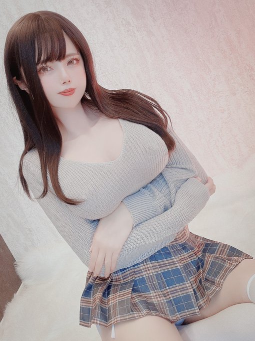 Watch 𓆟uri 𓆟's leaked NSFW photo on TwXstars