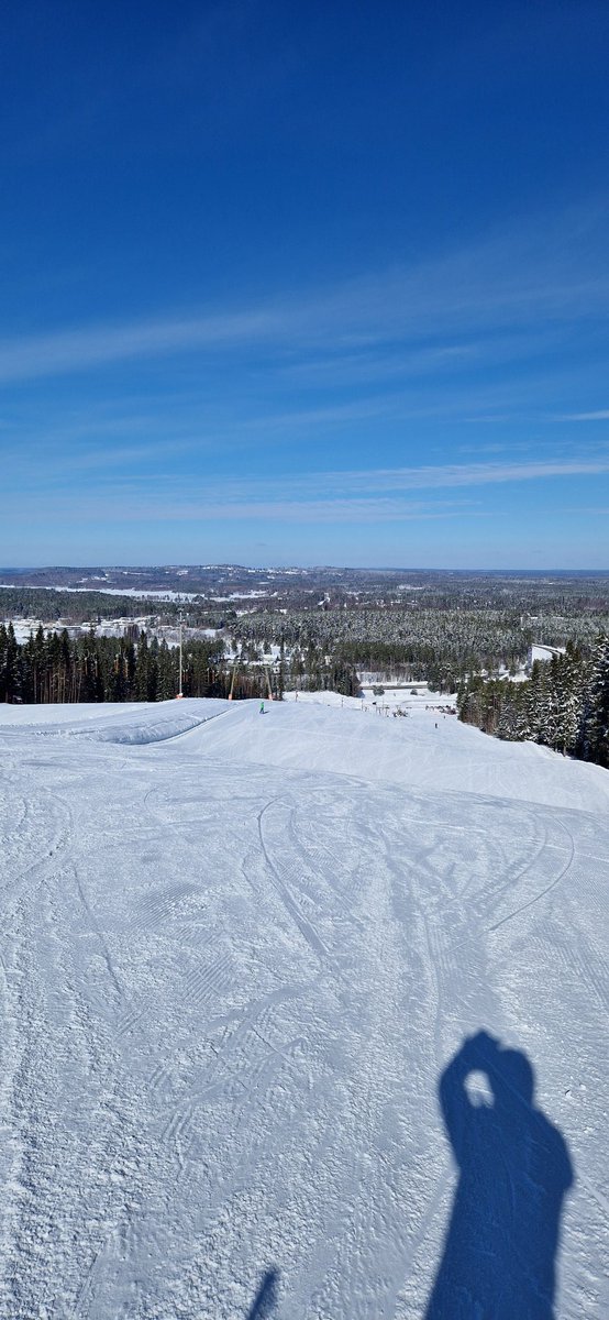 Weather is perfect <a href="/Vuokatti/">Vuokatti</a> and hills half empty ☀️☀️☀️